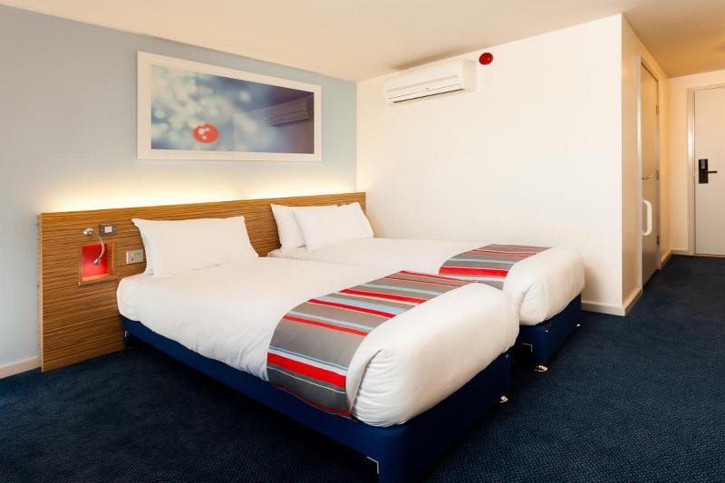 Travelodge Bromborough Port Sunlight Exterior photo