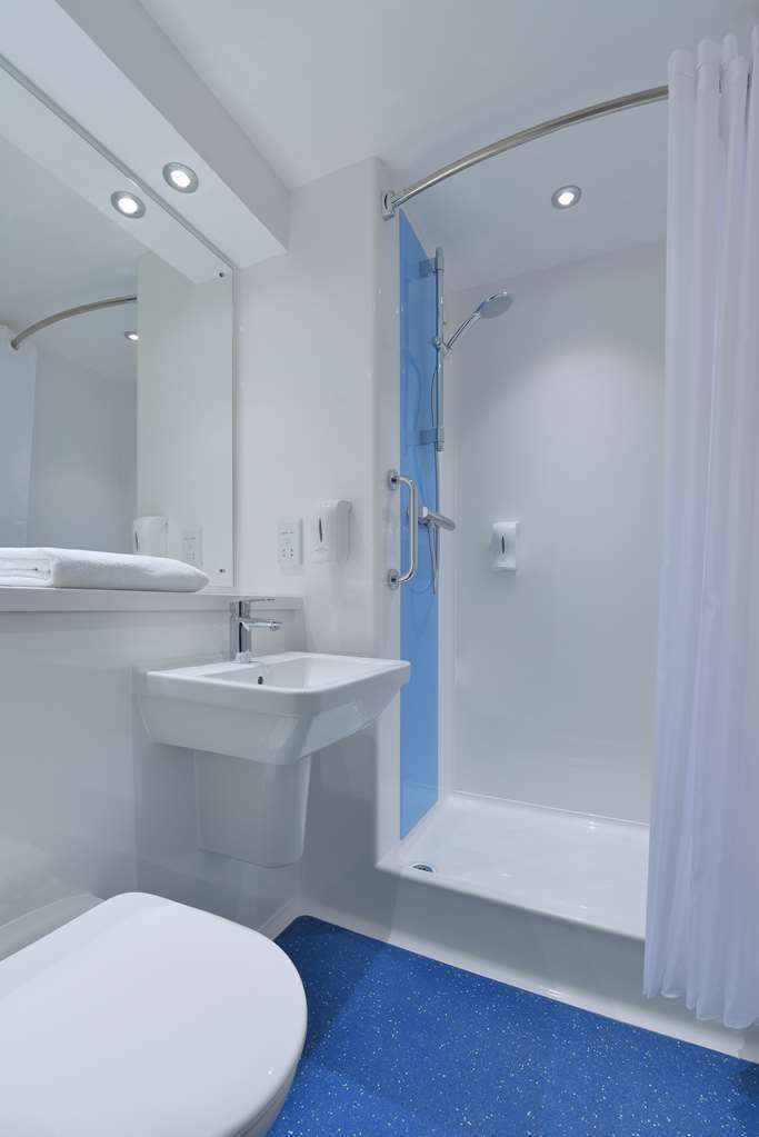 Travelodge Bromborough Port Sunlight Room photo
